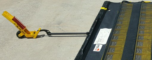 Detail: FOD*BOSS® compatible tow-arm
